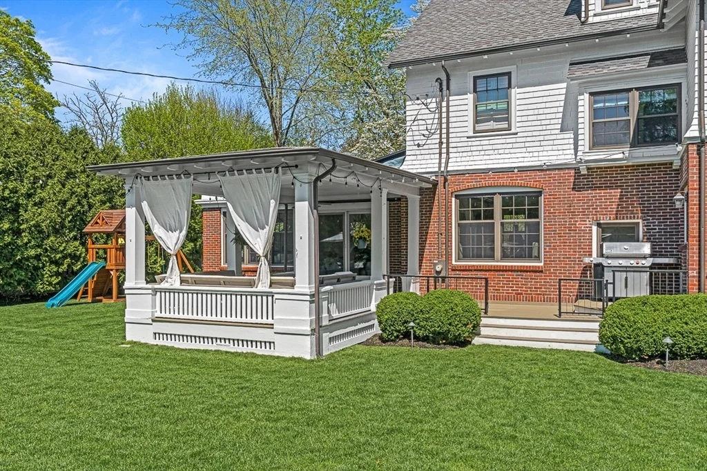 54 Wedgemere Ave, Wedgemere