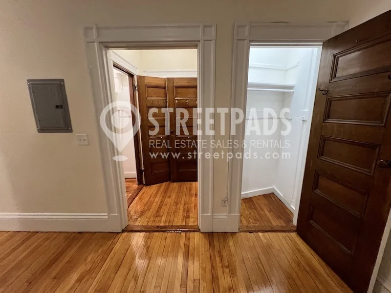 2 Ware St, Mid-Cambridge