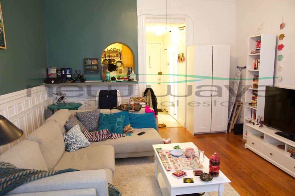 290 Newbury St, Back Bay