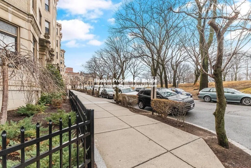 52 Charlesgate East, Fenway