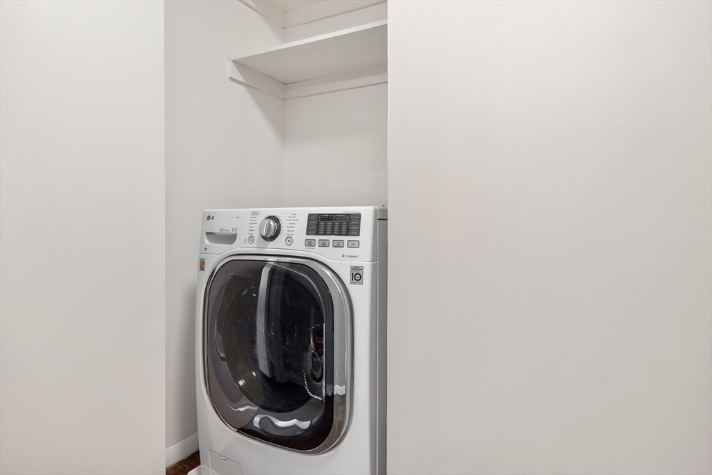 85 E India Row, Waterfront