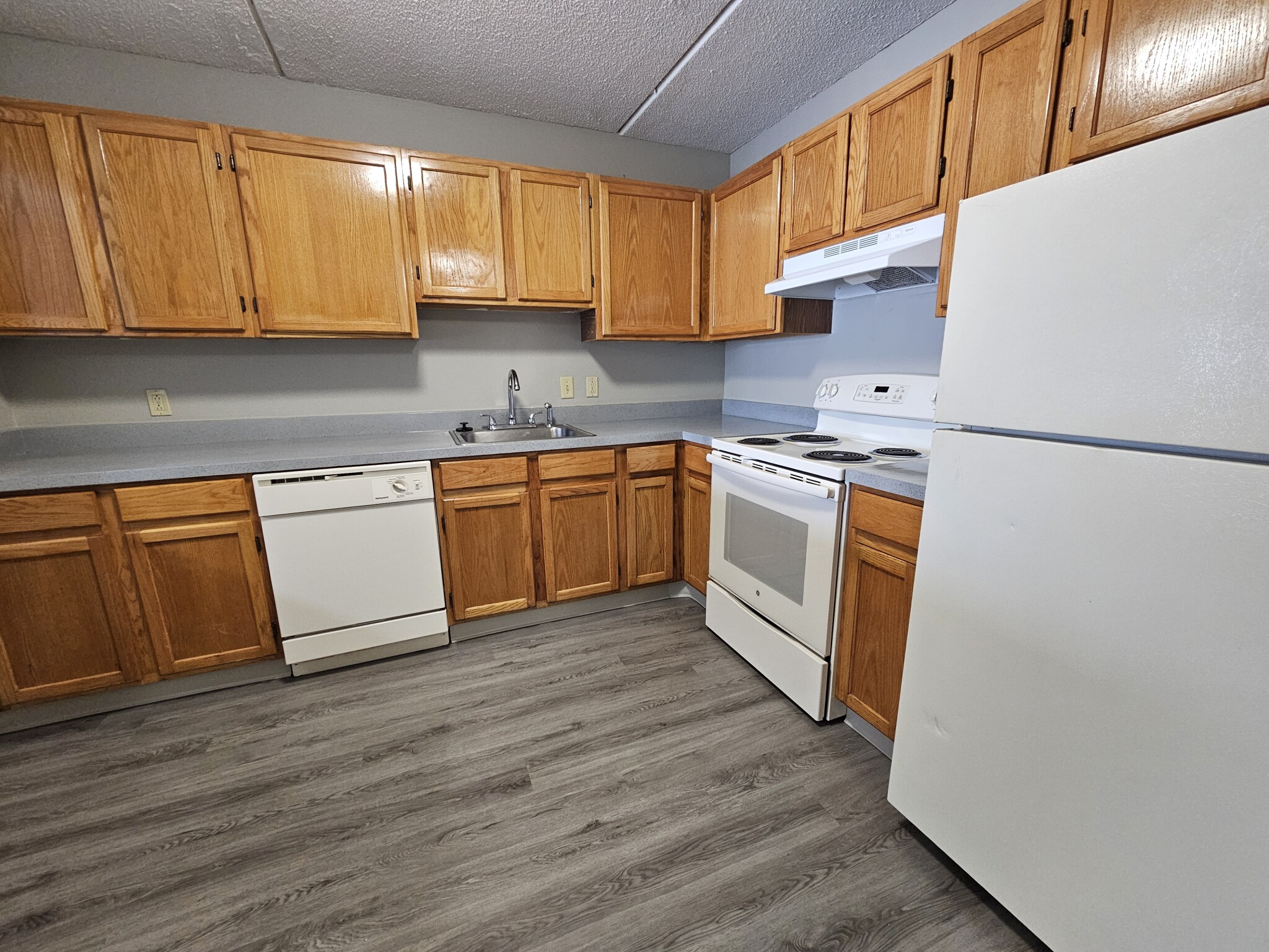 25 South Point Dr, Dorchester