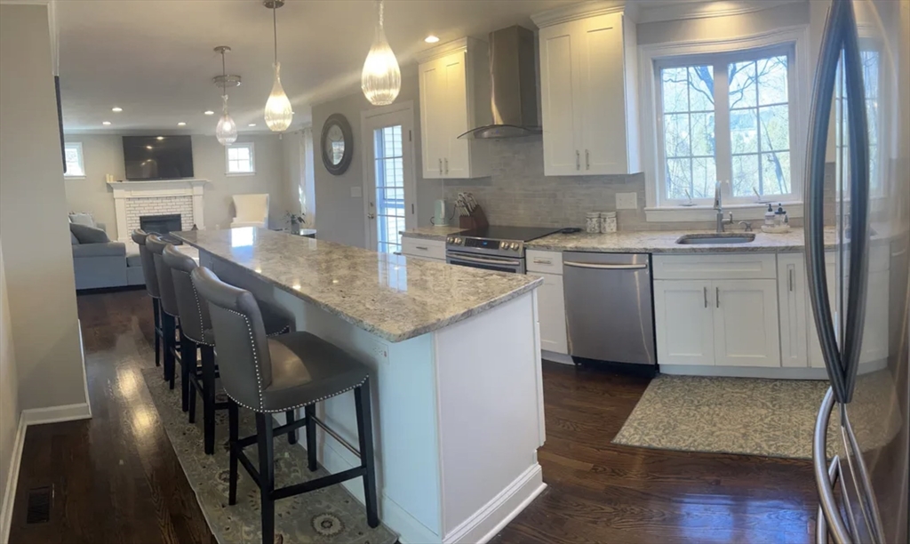 21 Shubert Rd, East Weymouth