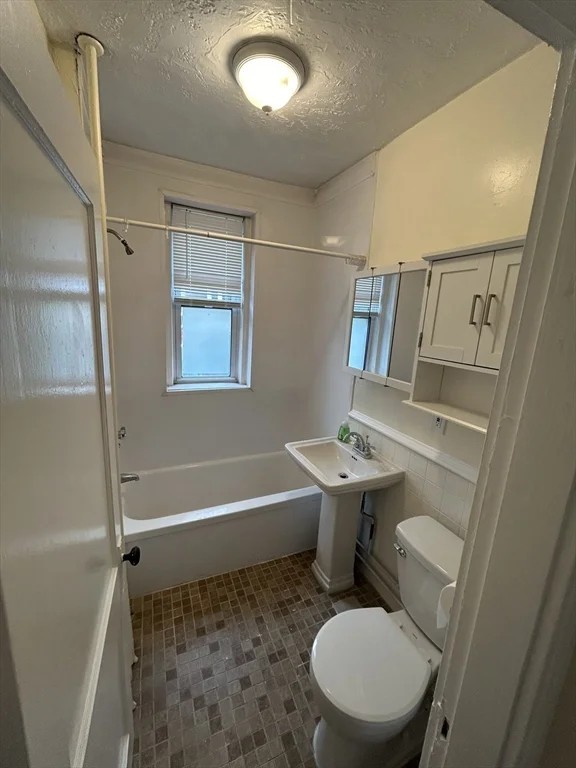 31 Dennison Ave, Framingham