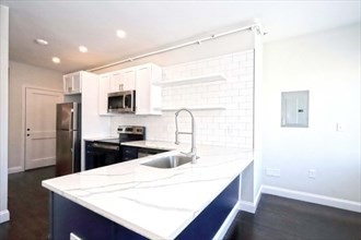 1504 Purchase, Center