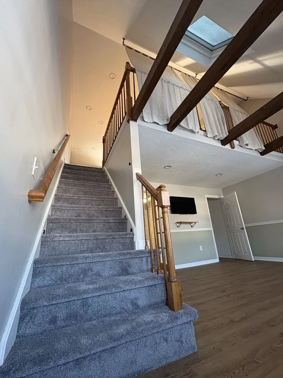 453 Turnpike St, Easton