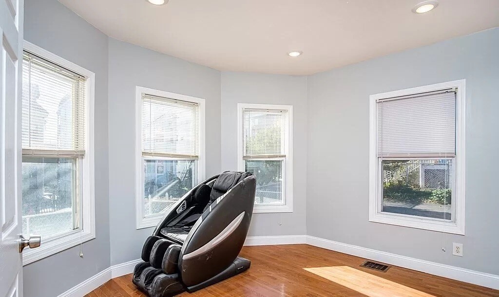 28 Moreland St, Winter Hill