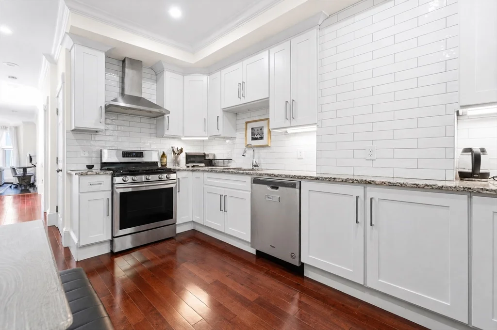 530-532 E Sixth St, South Boston