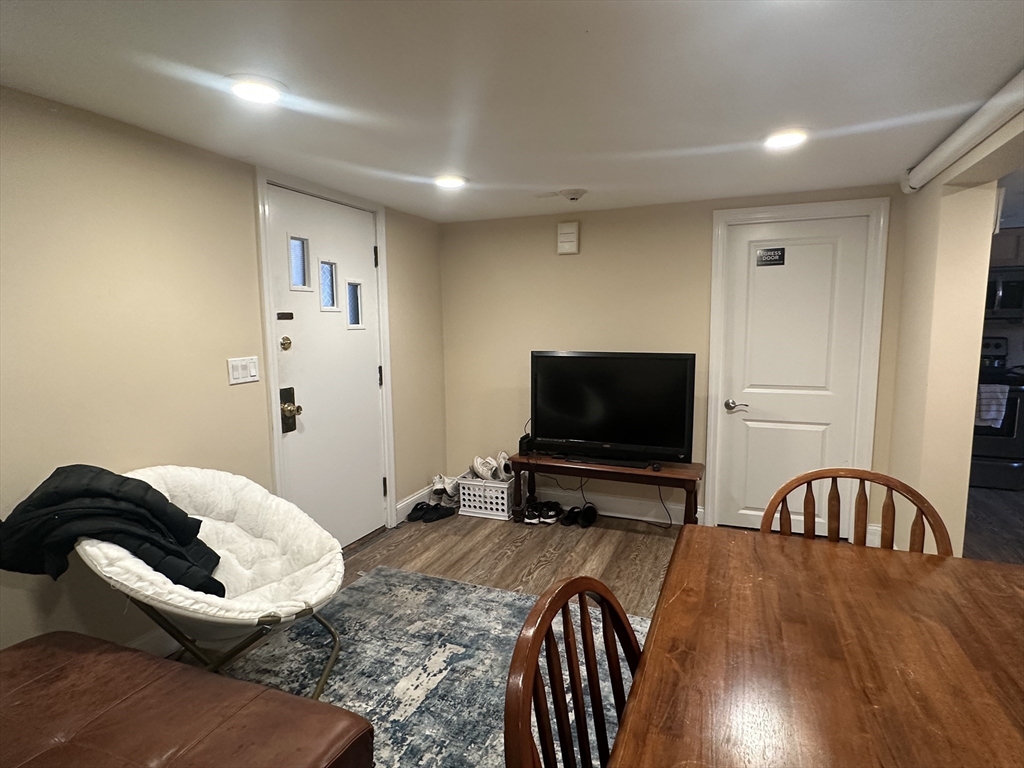 391 Washington, Somerville