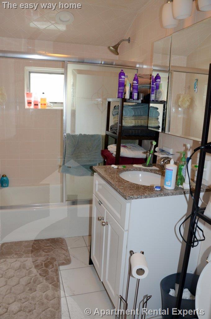 217 Willow Ave, Davis Square