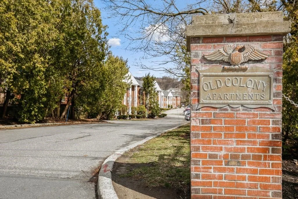 8 Old Colony, Arlington