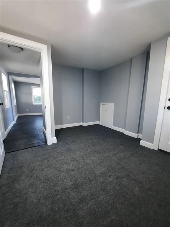 8 Stoney Beach Rd, Hull