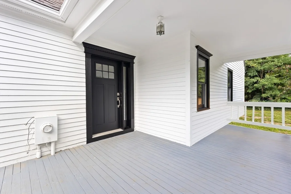 24 Country Club Dr, Plymouth