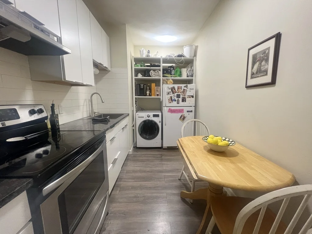 122 London, East Boston
