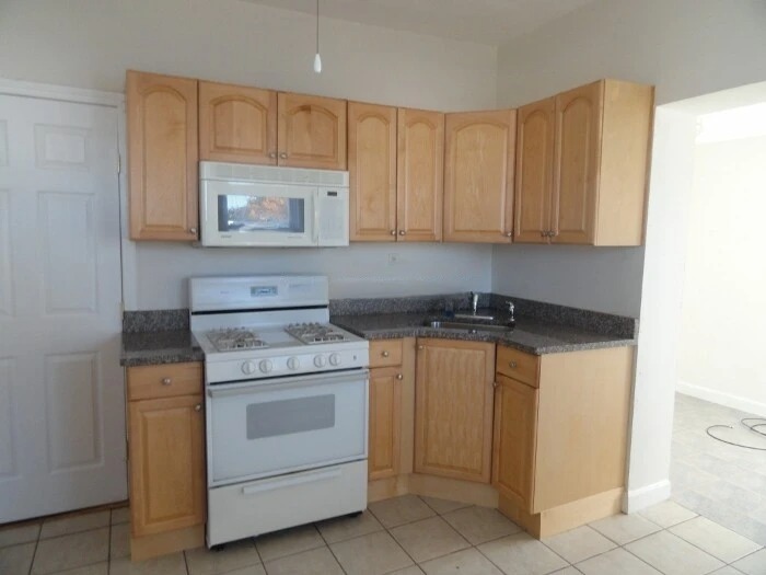 42 Englewood Ave, Chelsea