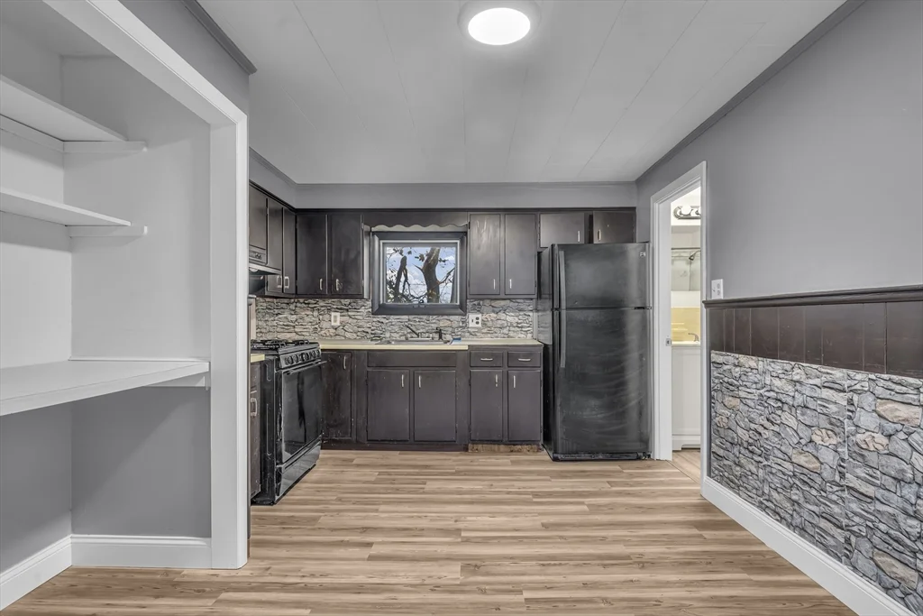 13 Pacific St, Fitchburg