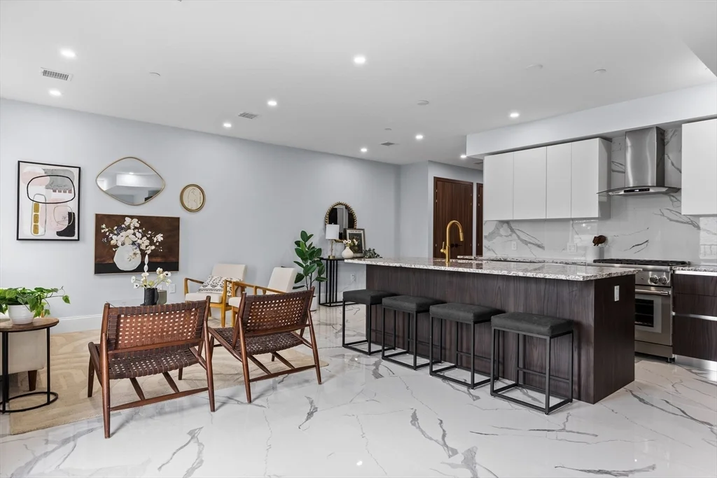 32 Pearl St, Dorchester