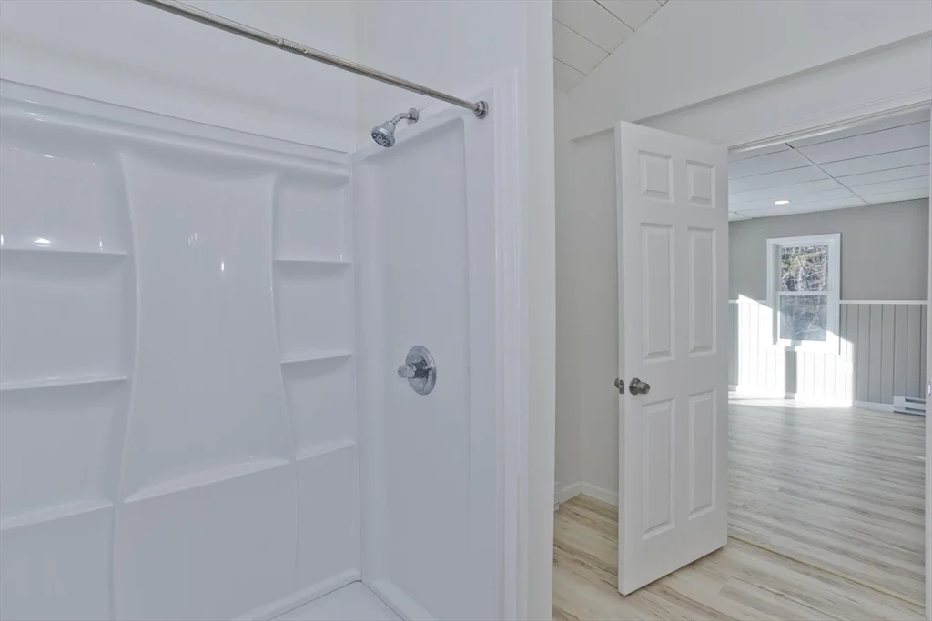 16 Knightville Dam Rd, Huntington