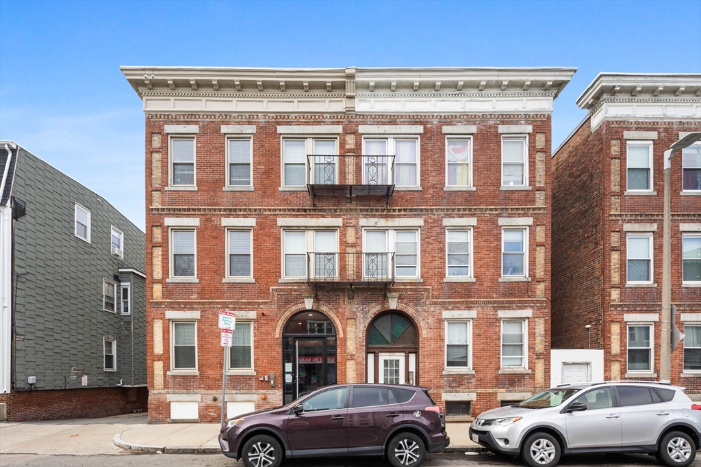 102 Chelsea St, East Boston