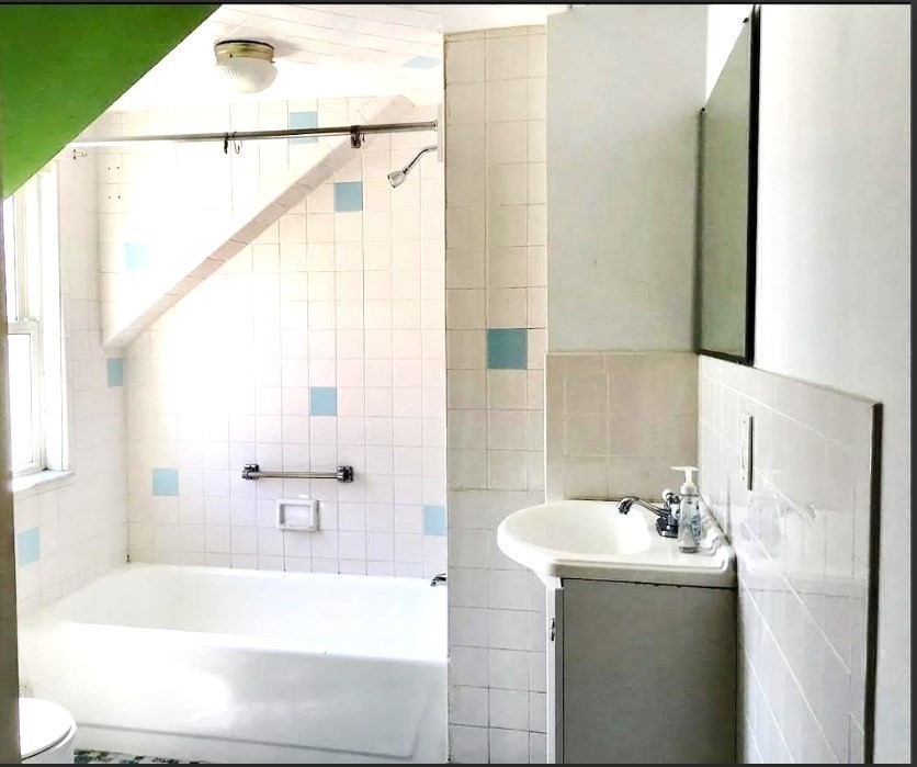 10 Ralph Piteri Ter, Watertown