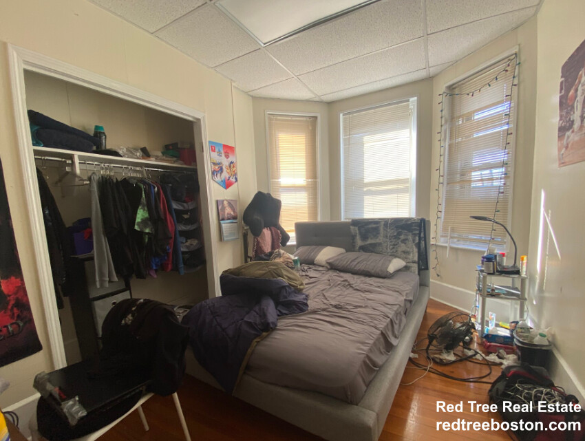 879 Beacon St, Fenway