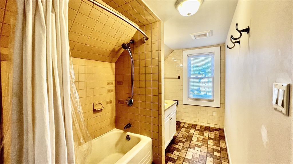 16 Miller Stile Rd, Quincy Center