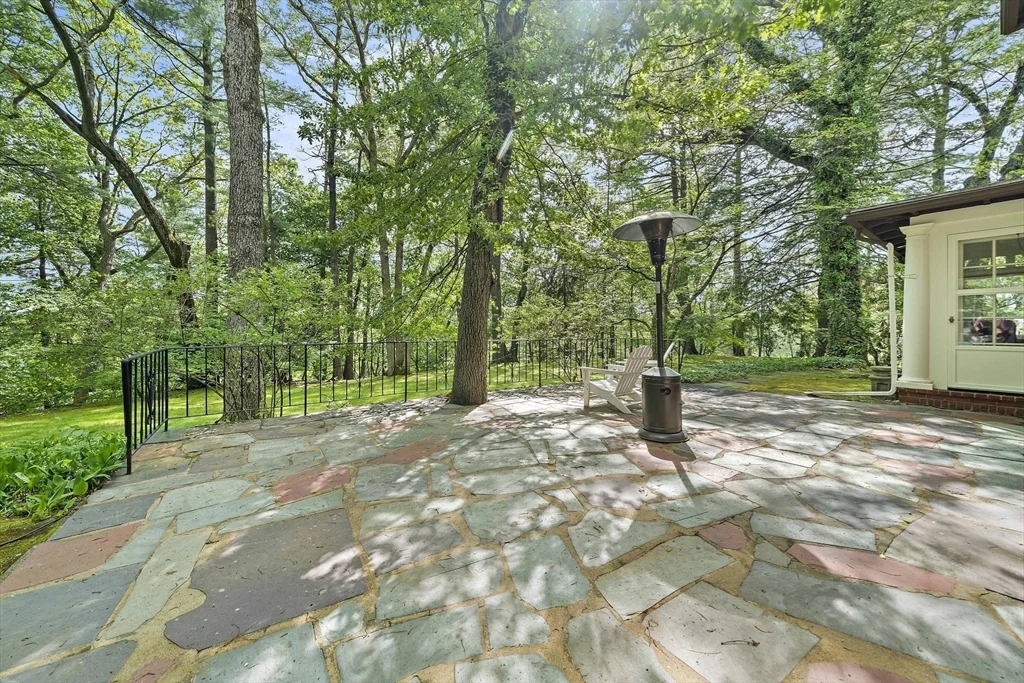 19 Ridge Rd, Newton