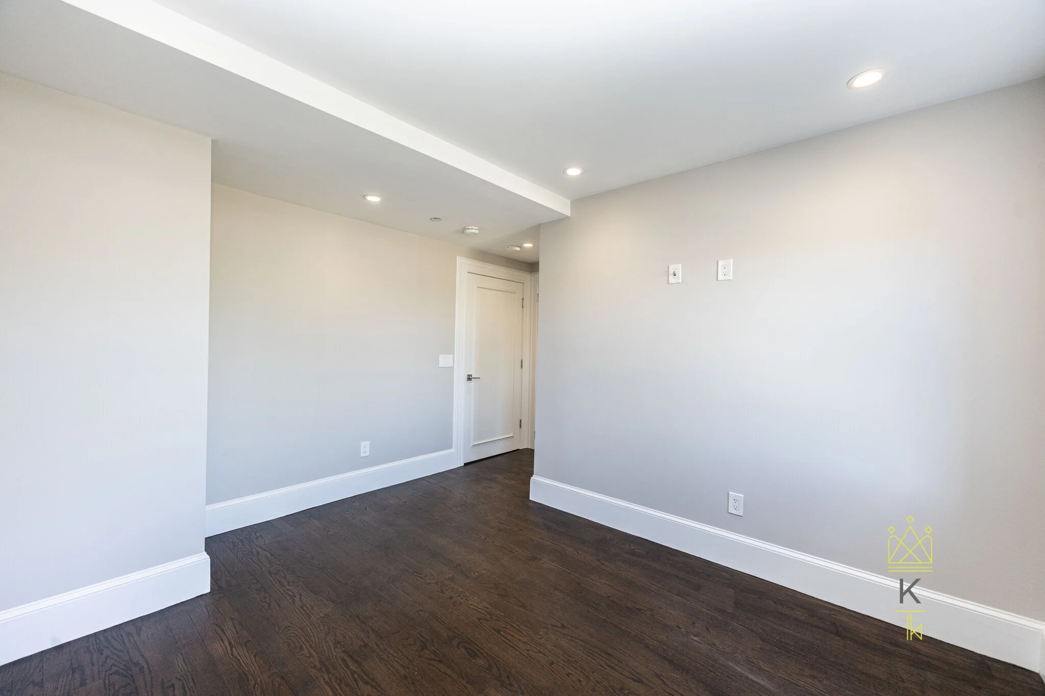 85 Regent St, Roxbury