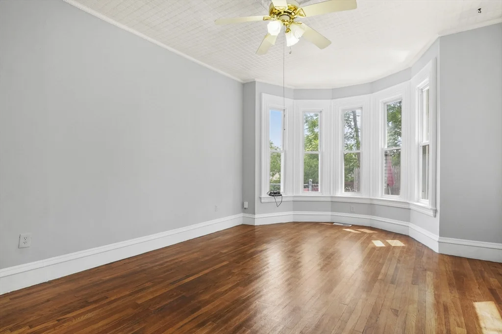 132 Bartlett, Lowell