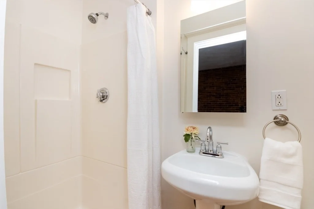 298A Bunker Hill St, Charlestown