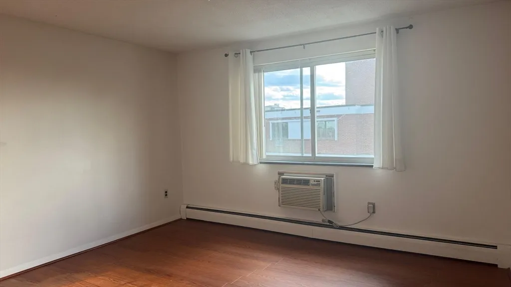 287 Harvard St, Mid-Cambridge