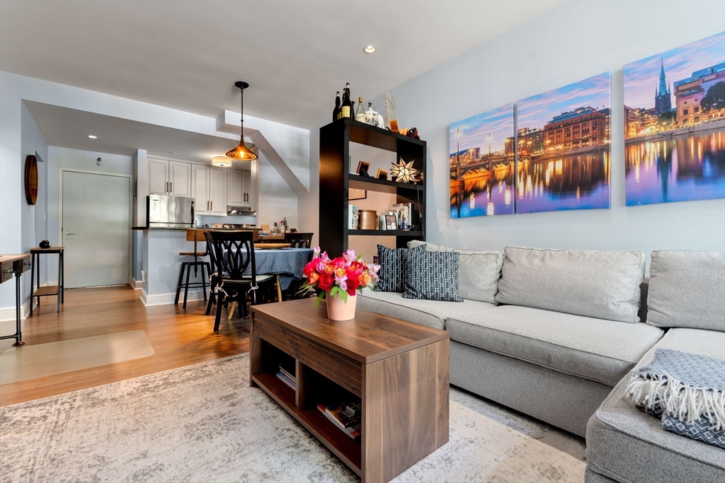 42 8th St, Charlestown