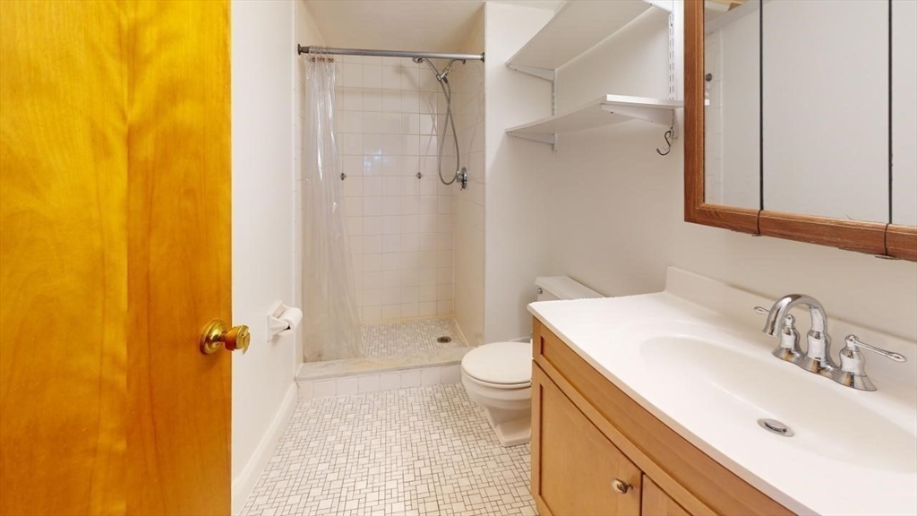 390 Broadway, Winter Hill