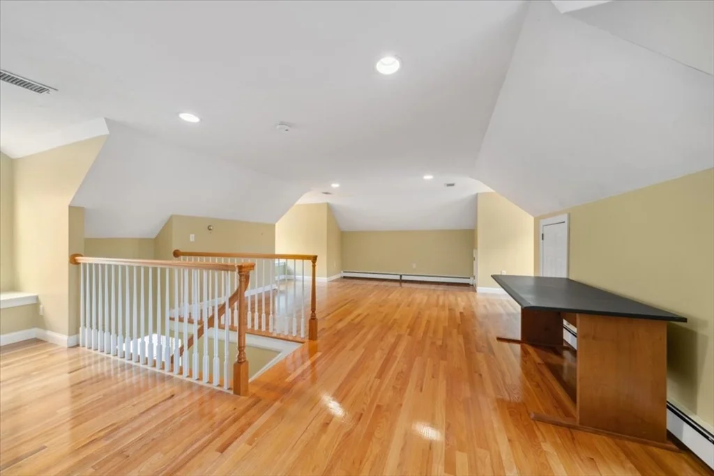 1 Glenbrook Rd, Framingham