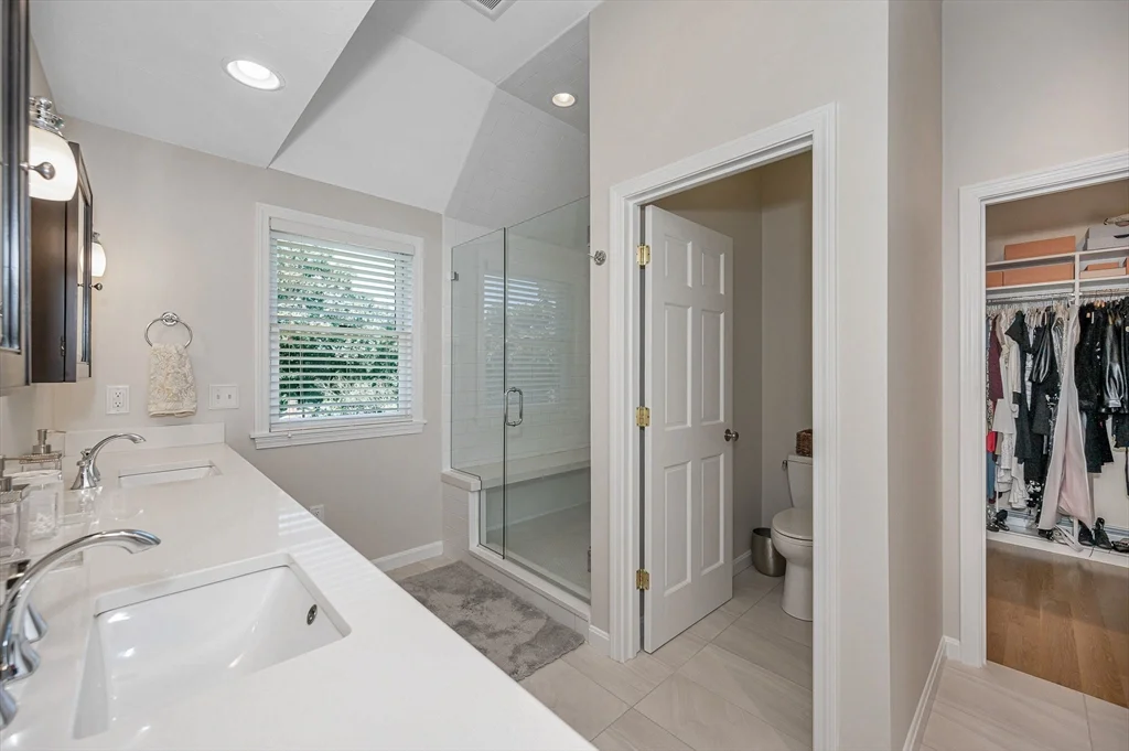 4 Nashoba Dr, Chelmsford