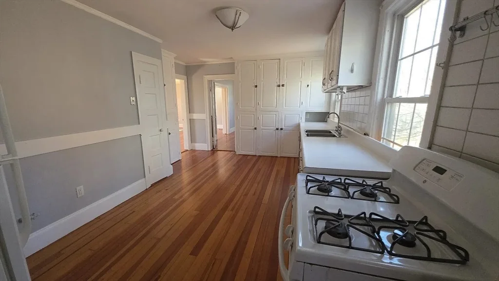 9 Kenilworth St, Shawsheen Village