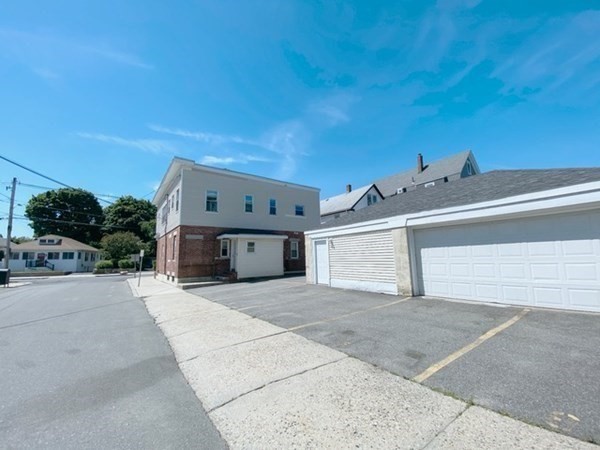 499 Medford St, Malden