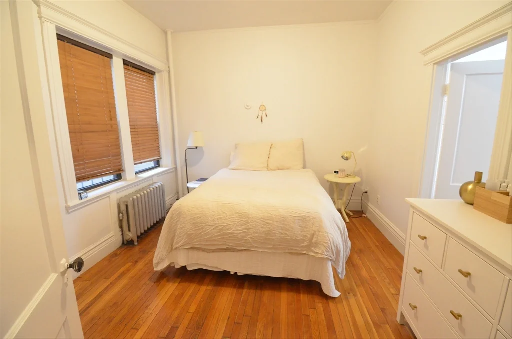 1109 Boylston St, Fenway