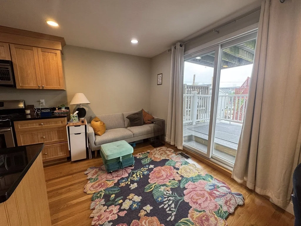 522 E Third St, South Boston
