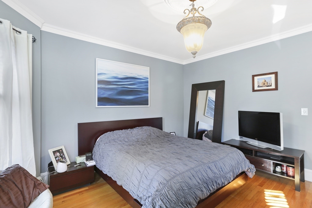 34 Bayard St, Allston