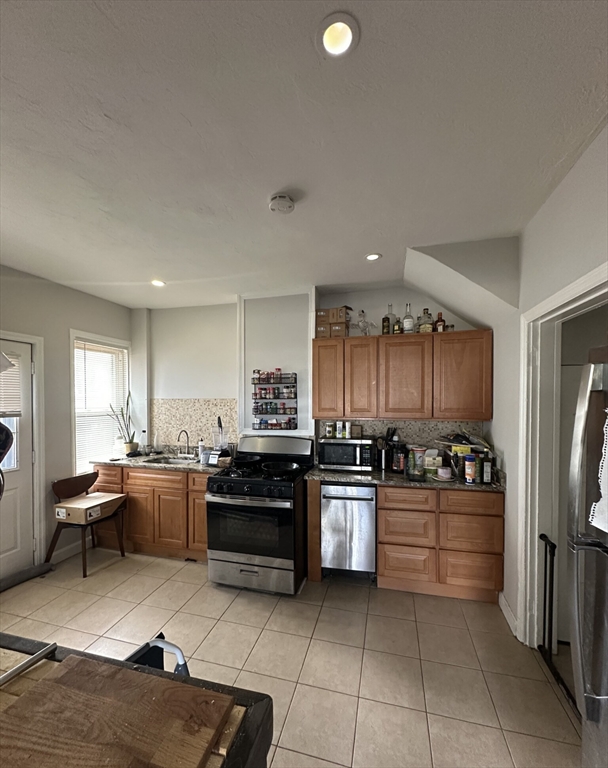 212 California St, Newton