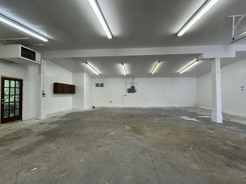 344 Lowell St, Lexington