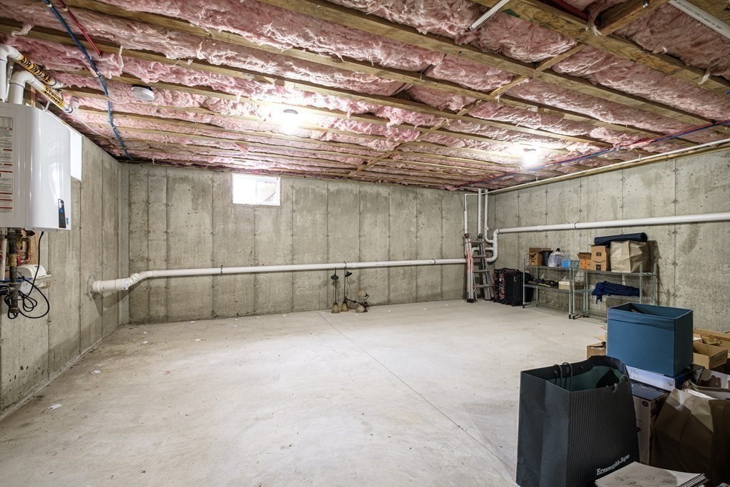 21 Bellevue Ave, Revere