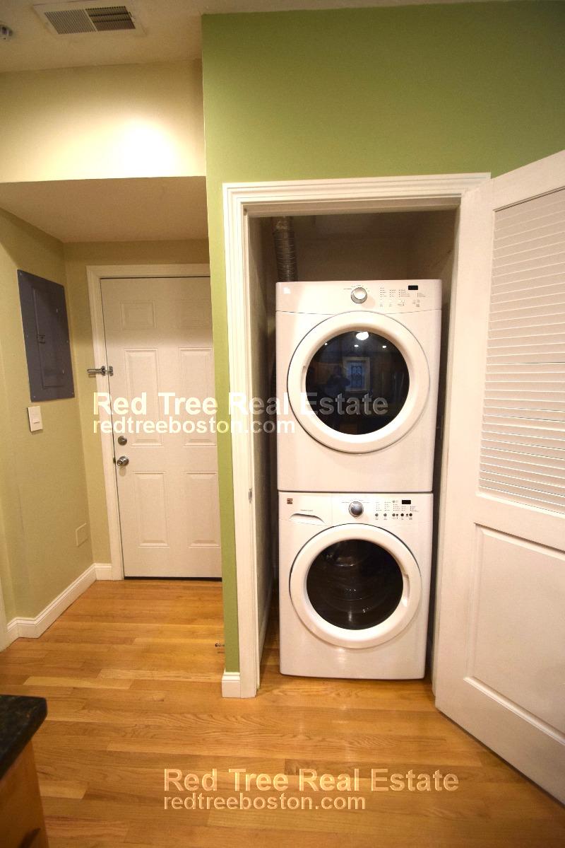 172 Cottage St, East Boston