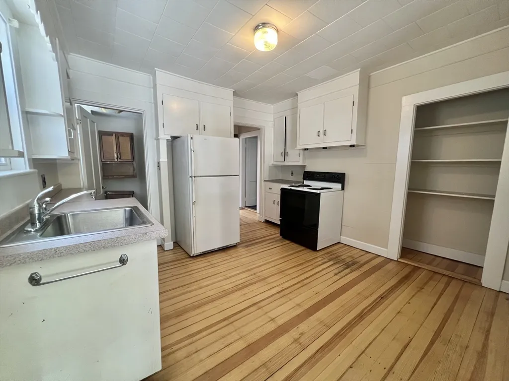 117 Beacon St, Ward Two