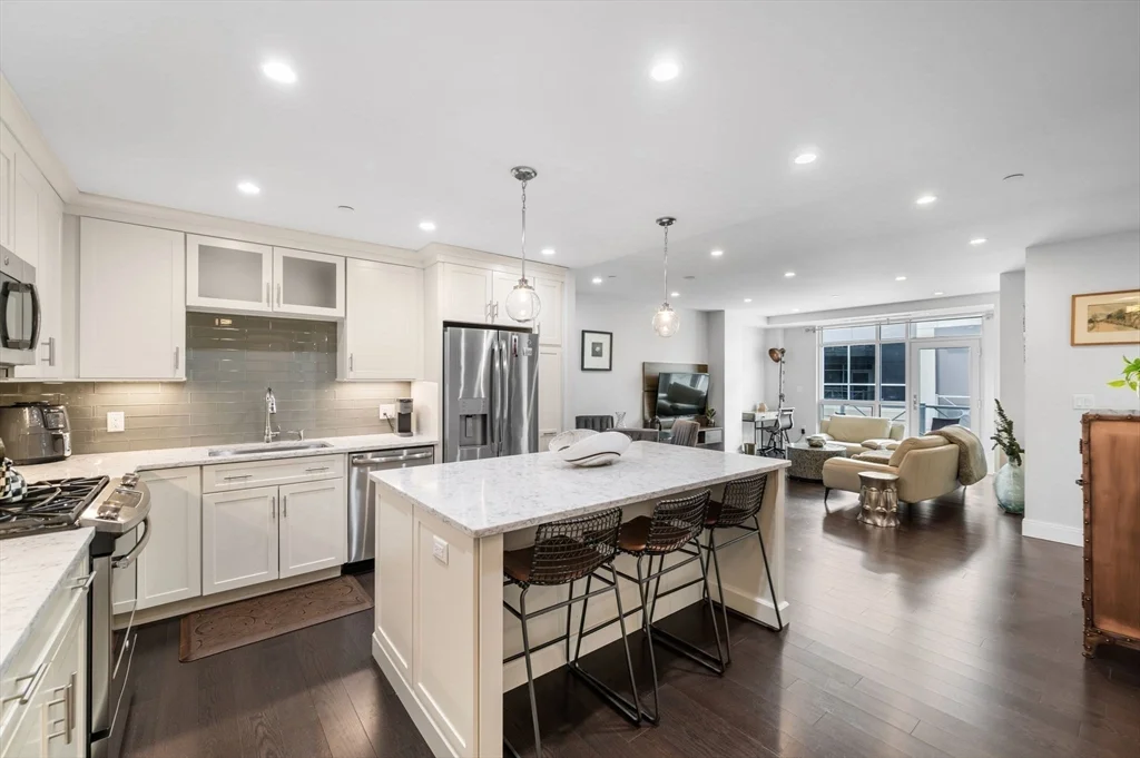 201 Elliott St, Beverly