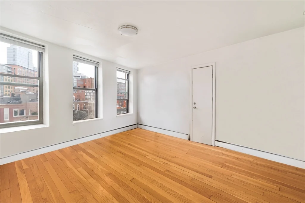 5 N Margin St, North End