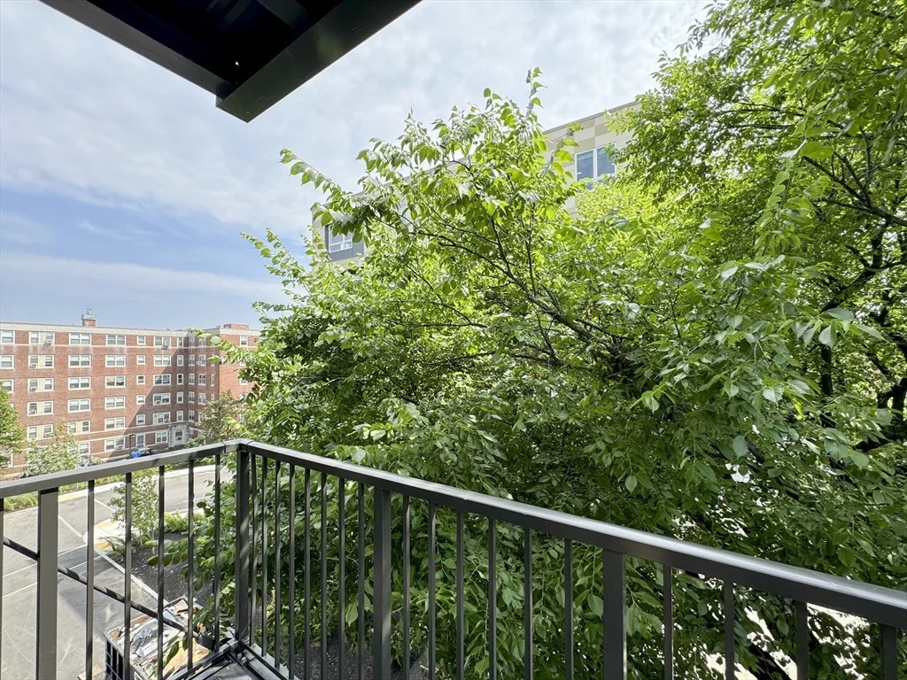 1 Nevins Hill Way, Brighton