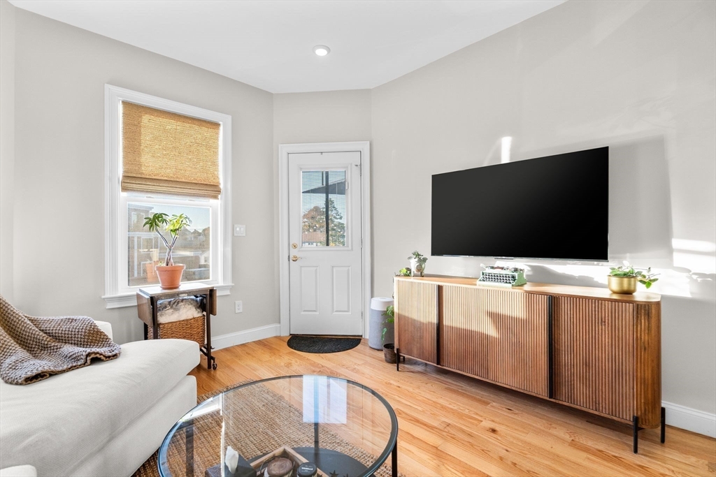 35 Somerset Ave, Winthrop