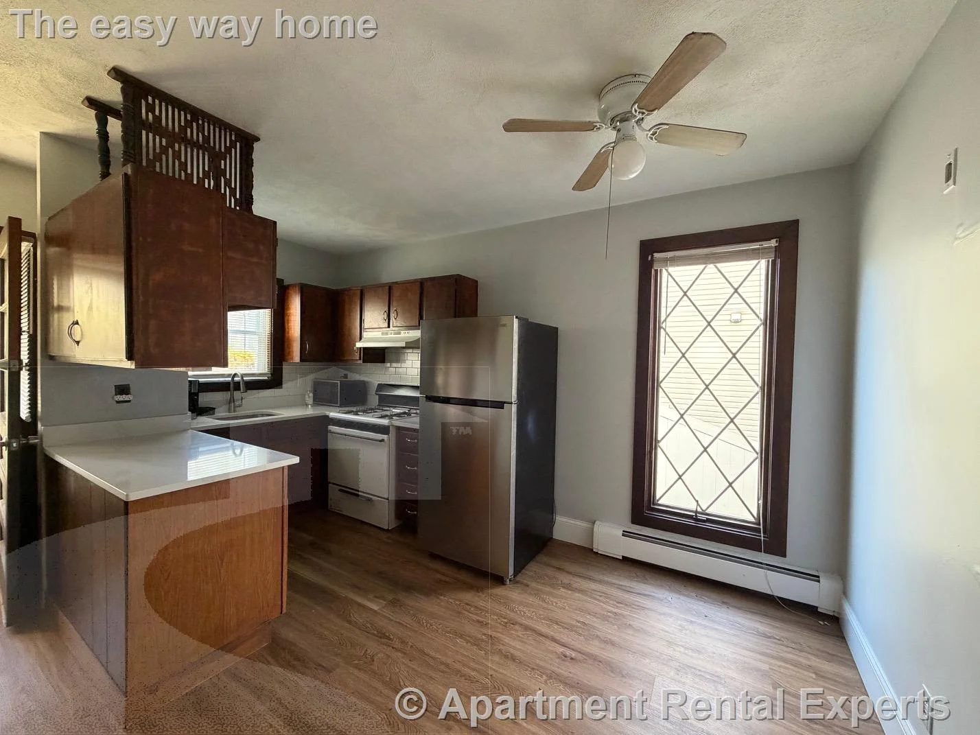 31 Illinois Ave, East Somerville